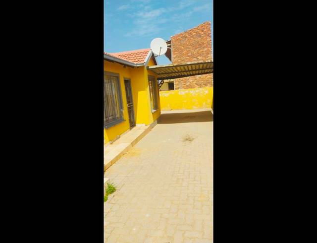 2 BEDROOM PROPERTY TO RENT IN BIRCH ACRES